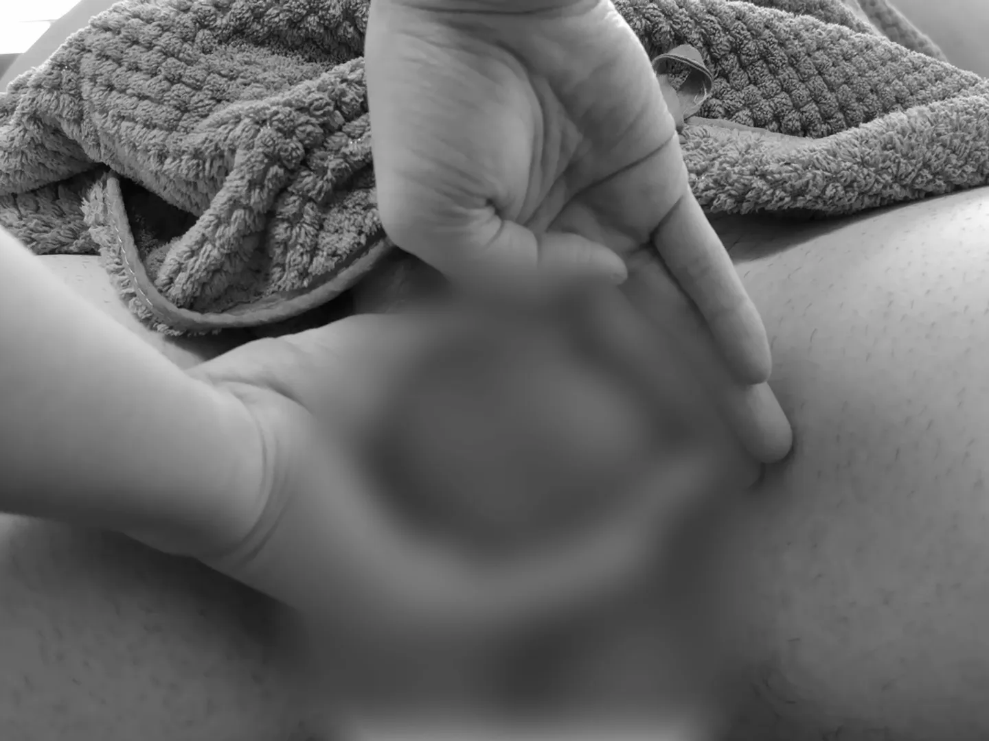 睾丸マッサージ（ジャップカサイ）の施術イメージ